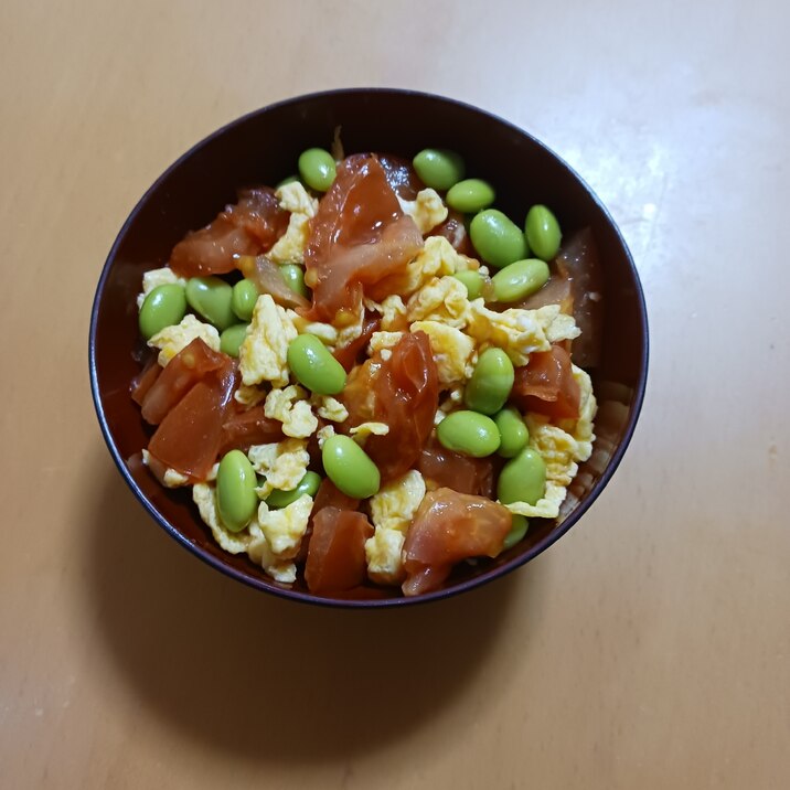 トマトと卵のバター炒め